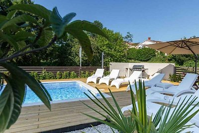 Ferienwohnung mit Pool und 100m vom Strand