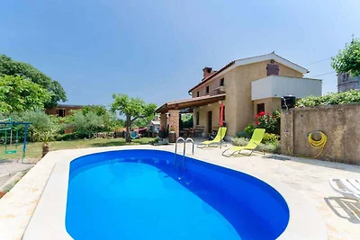 Ferienhaus mit Pool und Klimaanlage