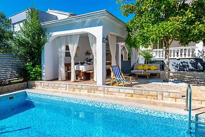 Ferienhaus mit Pool