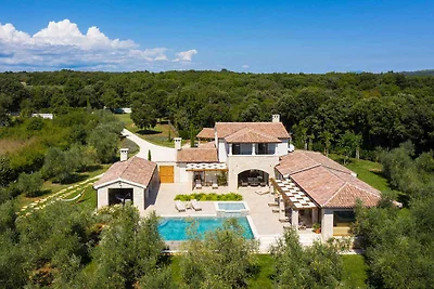 Villa mit Klimaanlage und Pool