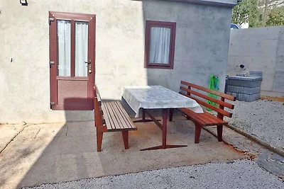 Ferienwohnung mit Garten und Klimaanlage