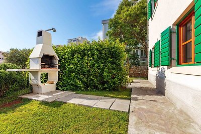 Villa mit Pool, 50 Meter vom Strand