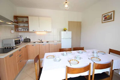 Ferienwohnung mit Garten und Klimaanlage