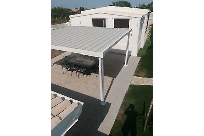 Villa mit Garden und Klimaanlage