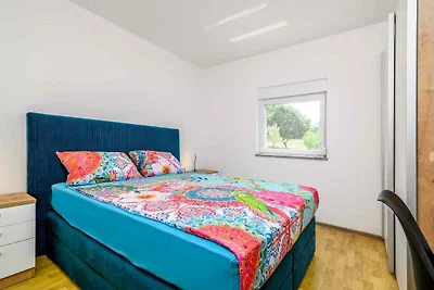 Villa mit Terrasse und Pool