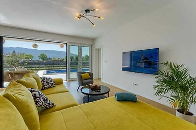 Modernes Haus mit 3 Schlafzimmern, privatem P