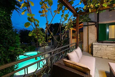 Villa mit Schwimmbad und Klimaanlage