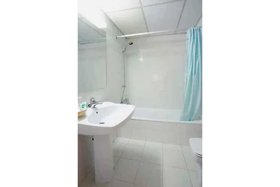 Hotelapartment mit Balkon, Klimaanlage und