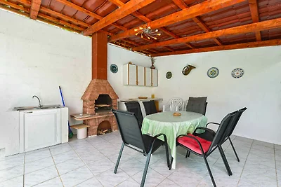 Ferienwohnung mit Terrasse und Grill