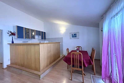 Ferienwohnung mit Pool und Meerblick