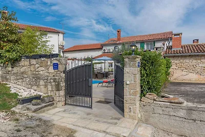 Ferienhaus mit Aussenpool