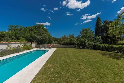 Villa mit Aussenpool