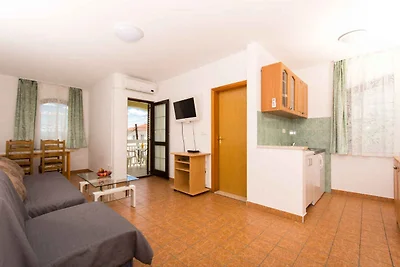 Holiday flat family holiday Seget Vranjica