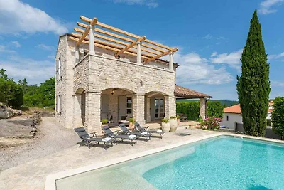Villa mit Klimaanlage und Pool