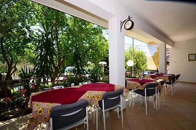 Ferienwohnung mit Terrasse und Klimaanage