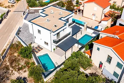 Komfortable Villa Val in Šibenik mit privatem