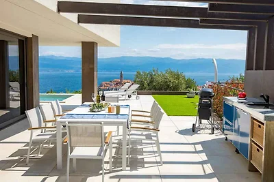 FerienHaus mit Pool und Meerblick