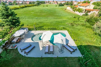 Ferienwohnung mit Pool und Grillmöglichkeit