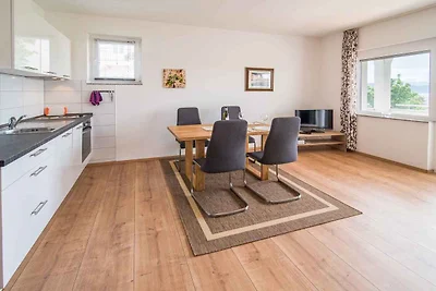 Ferienwohnung mit Balkon und Blick aufs Meer