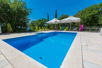 Ferienwohnung mit Pool und Klimaanlage