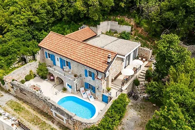 Ferienhaus mit Klimaanlage und Aussenpool