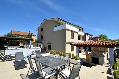 Ferienwohnung im 2. Stock mit Pool