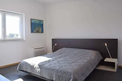 Ferienwohnung mit Klimaanlage und Pool, 200 m