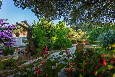 Gemütliches Gartenhaus in Mundanije auf der I