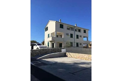 Ferienwohnung mit Klimaanlage und Balkon