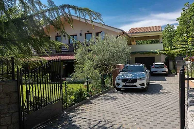 Ferienwohnung mit Terrasse und Grill