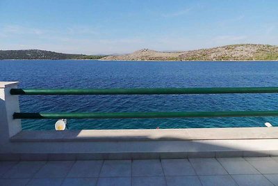 Ferienwohnung direkt am Meer mit Terrasse