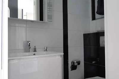 Ferienwohnung mit Pool und Meerblick