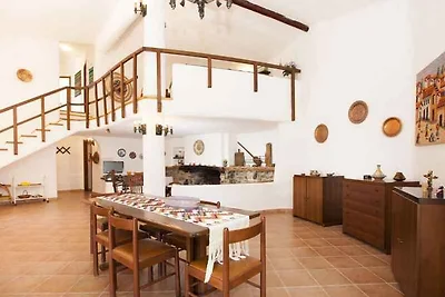 Villa mit Klimaanlage und Terrasse