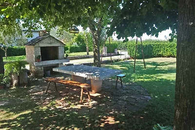 Ferienhaus mit Garten und Grill