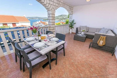 Gemütliche Ferienunterkunft in Ražanj mit