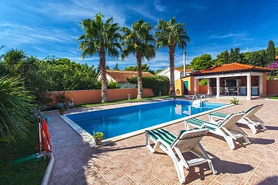 Villa mit Meerblick und Pool