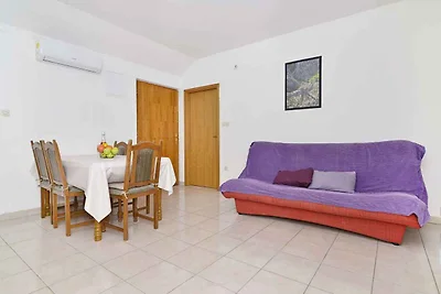 Ferienwohnung mit Klimaanlage und Balkon