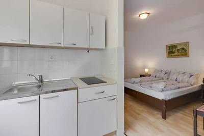 Studio mit Klimaanlage und Grill