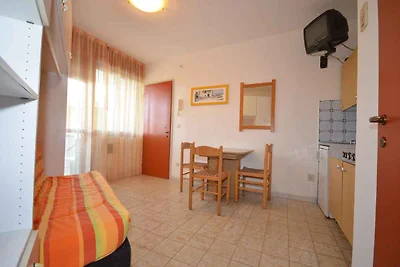 Studio mit Klimaanlage und Balkon