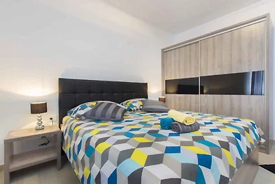 Ferienwohnung mit Terrasse und Pool
