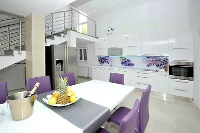 Villa mit Klimaanlage, mit Grillmöglichkeit, 