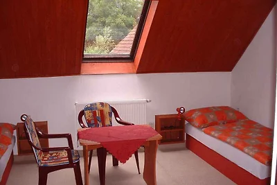 Ferienwohnung mit WLAN, gepflegtem Garten, Te