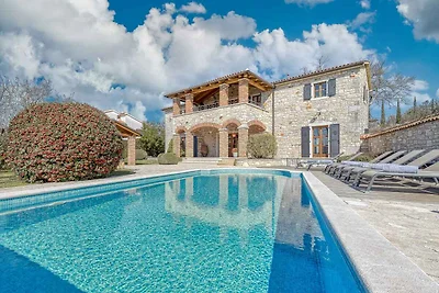 Villa mit Klimaanlage und Pool
