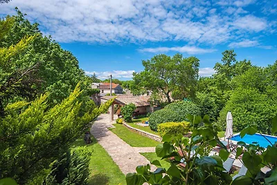 Ferienhaus mit Pool und Klimaanlage