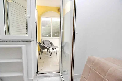 Studio mit Klimaanlage und Terrasse