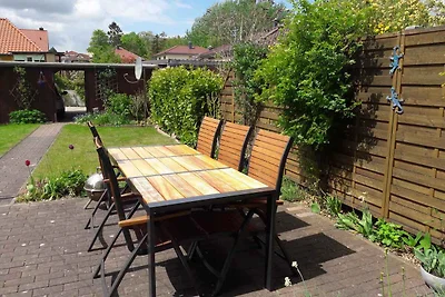 Ferienwohnung mit Terrasse im Garten