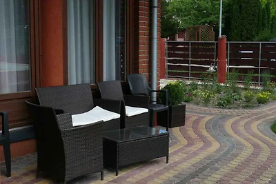 Ferienzimmer in einem Apartmenthaus mit Pool 