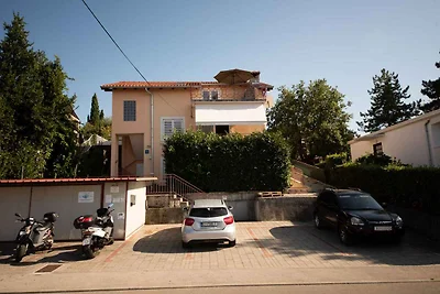 Ferienwohnung mit Swimmingpool und Meerblick