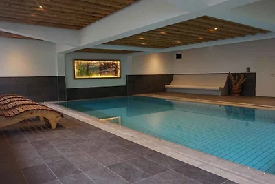 Ferienwohnung mit Balkon und Hallenbad