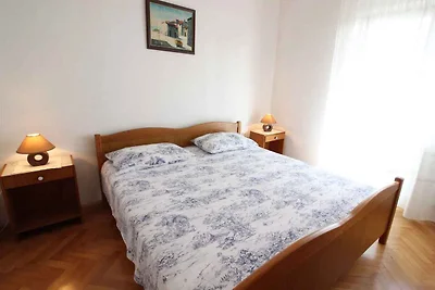 Ferienwohnung mit Garten und Klimaanlage